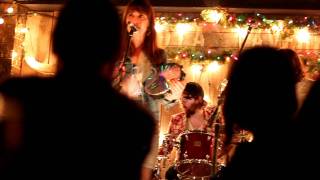 Feist &amp; the Christmas Presents - The Circle Married The Line (Dakota Tavern - December 2011)