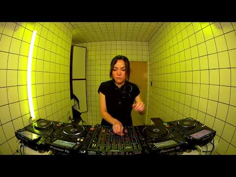 Adriana Lopez | HÖR - Feb 10 / 2023