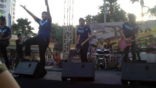 Download lagu Sekumpulan Orang Gila - Grenade (Bruno Mars) Live @ BOTB Bola Kampung mp3 Download lagu Sekumpulan Orang Gila - Grenade (Bruno Mars) Live @ BOTB Bola Kampung mp3