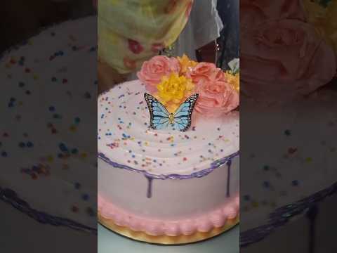 Baby Girl's First Birthday Cake🤗❤️ |Dieting Na Ho mujhse😩😭| Cake |ZMK 😍 #shorts #cake #cakedesign