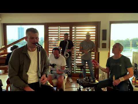 FINNEAS - „I Lost A Friend“ - heavytones cover - SUNSET STUDIO SESSIONS