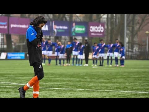 Knvb beker sv Charlois vs vv Smitshoek JO14-1. Trainer Giliomar Leona de gepassioneerde trainer.