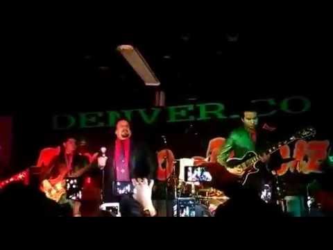 Los caminantes en Denver Co El Terreno Macizo 2015