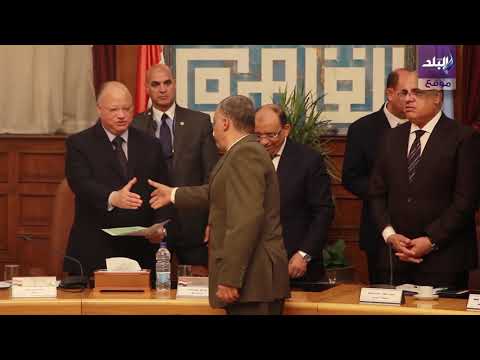 محافظ القاهرة يعلن استلام 10 أتوبيسات تعمل بالغاز