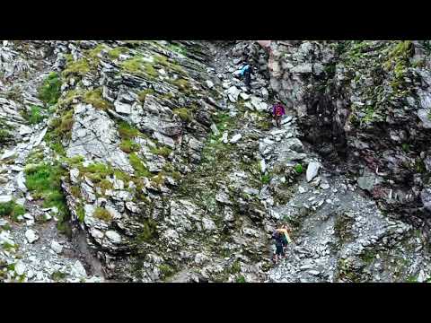 Arnav Bahuguna Trekking over Glacier Landslide.