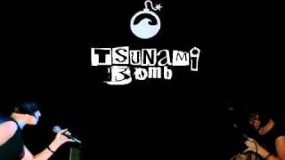 Tsunami bomb "20 Going On"+ Lyrics