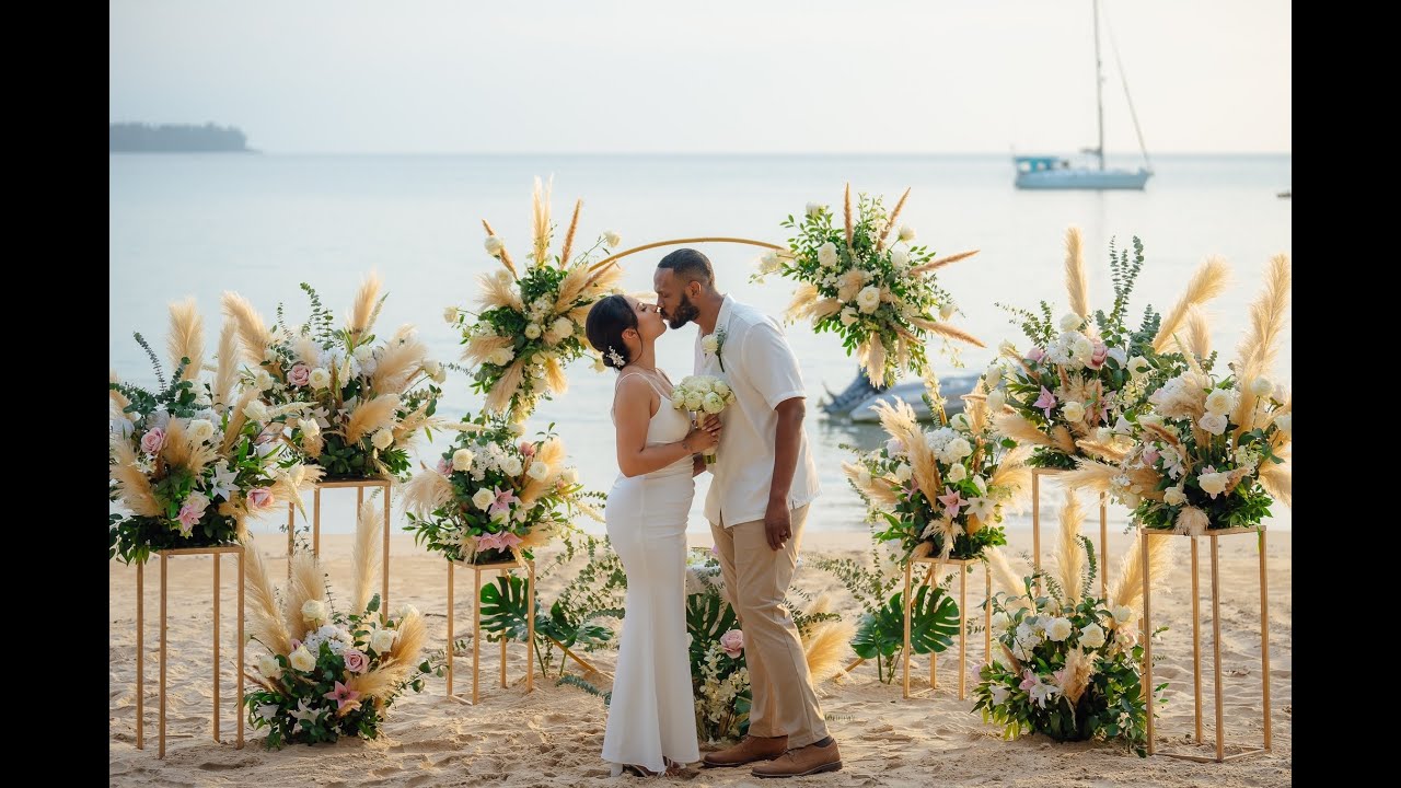 Best Beach Elopement in Phuket, Tayland