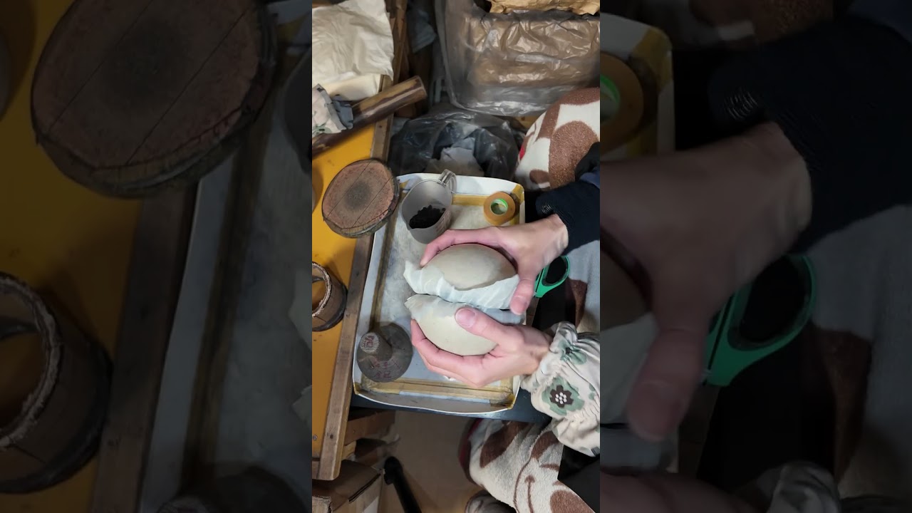 【職人技】玉込め｜花火製作の裏側 Japanese fireworks craftsman