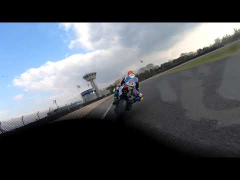 R1 vs S1000rr - circuit carole
