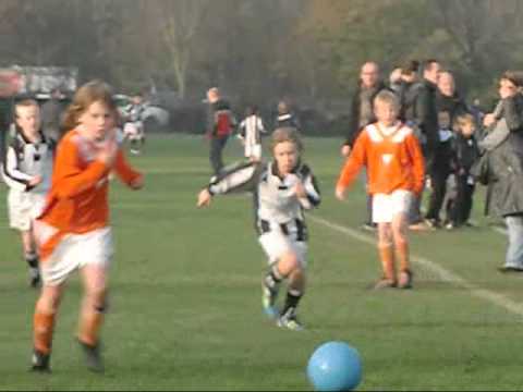 Dubbeldam E10 - Oranje Wit E12  uitslag  0 - 15    19-11-2011.wmv