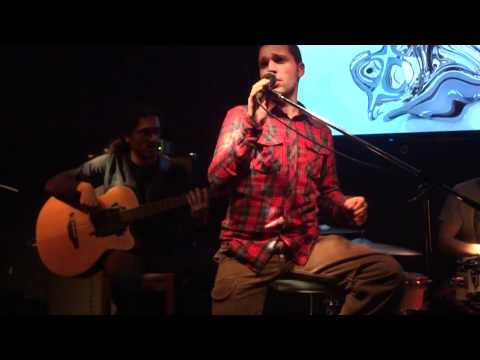 DGANG Acústico no Templários Bar 2/4/2012 (Cover de Diabo no corpo)