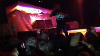 KiD CuDi - Creepers (first live performance)... then forgets lyrics to &quot;Erase Me&quot; - 720p