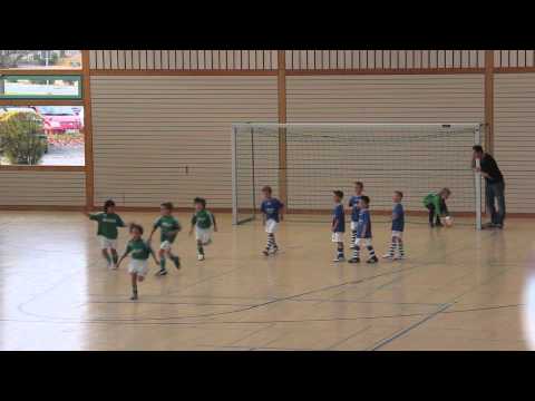 Bambinis der TSG Ailingen beim Hallenturnier in Reute am 6. November 2011