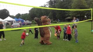 preview picture of video 'Sandy The Squirrel Playing Volleyball (Banchory River Festival 2014)'