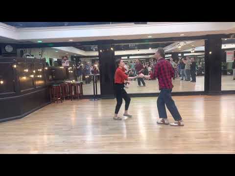 La Slingshot Lindy Hop Move