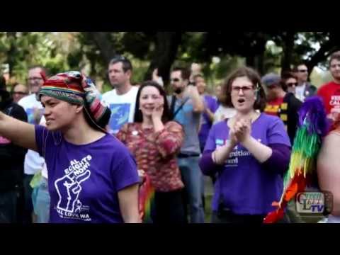 One minute of RAGE for Amber Maxwell 1993-2013