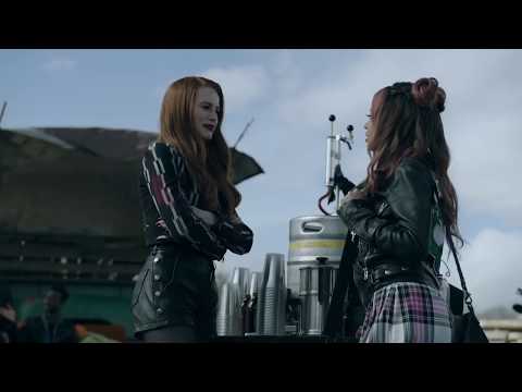 Jughead becomes Serpent King & Cheryl joins The Serpents