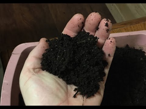 How to Harvest Castings From a Worm Tower