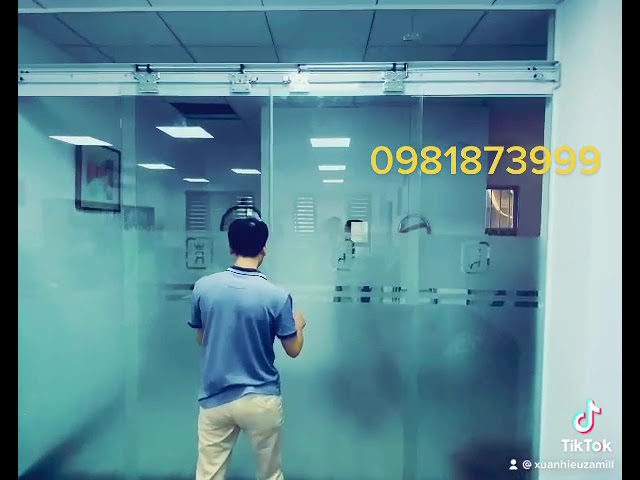 Cửa kính ray trượt bán tự động