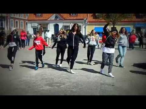1:a maj 2014 Dancezone dansar Svarta duvor och vissna liljor