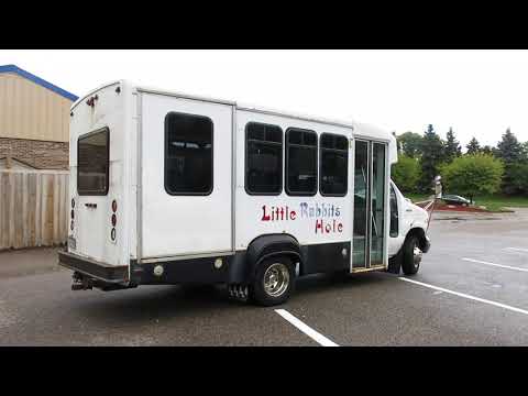 Lot 43 - 1998 Ford E-350 15 Passenger Bus