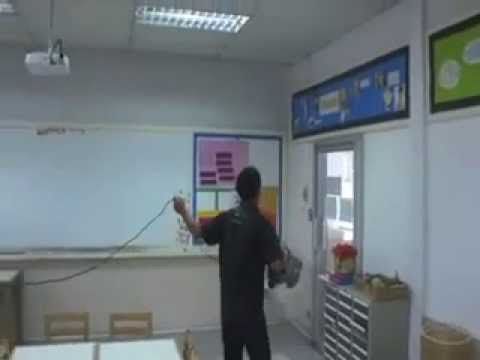 ยาเสพติดสำหรับความอ่อนแอ สิวขนาดเล็กปรากฏอยู่ภายใต้สมาชิกหัวที่เป็น