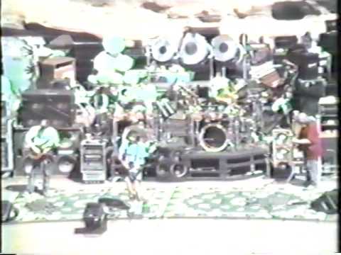 Grateful Dead Red Rocks Amphitheatre, Morrison, CO on 9/5/85 Complete Show