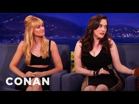 キャット・デニングス＆ベス・ビアスがミュージカルについて語る - CONAN on TBS (Kat Dennings & Beth Behrs Fight About Musicals - CONAN on TBS)