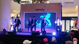 Download lagu BTS - Blood Sweat & Tears Mic Drop Cover by BasesquaD At Pentacity Balikpapan WSF2018 mp3