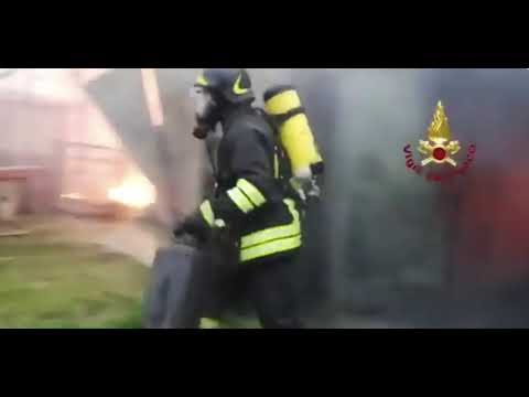 SAVIGNANO SUL RUBICONE: divampa incendio in un deposito agricolo