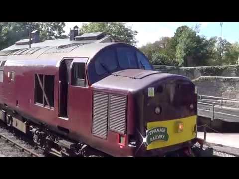 Class 37 37518 & Class 33 33025 in West coast colours at Swanage railway 2017