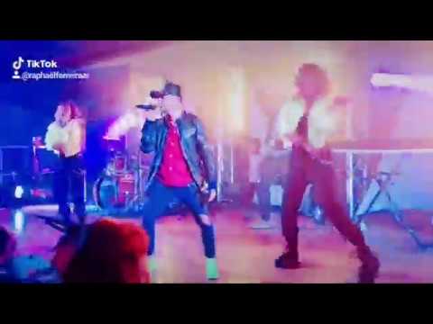 CHRIS RIBEIRO em frança