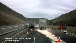 preview picture of video 'Aftermath of I-84 OR Truck Crash'