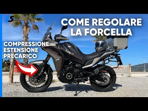 Come regolare la forcella della moto sia in compressione estensione e precarico