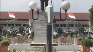 preview picture of video 'Soedirman Monument - Surabaya - East Java'