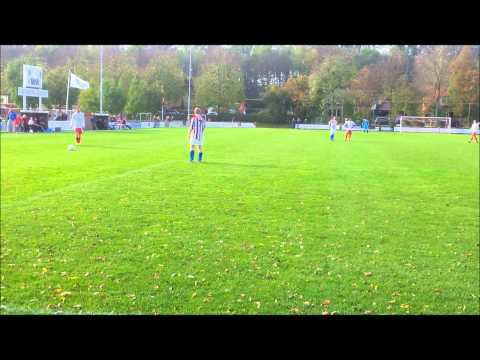 Heukelum 1 - NEO25 1, Benjamin Meijdam ziet bal op de paal komen