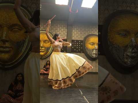 Kaanji🦚 #garba #thangaat #thangaatgarba #aishwarymajmudar #rangataali #garbachoreography #dandiya