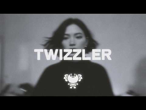 Cigarettes After Sex - Twizzler (Lyrics)