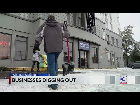 Some businesses stay open despite icy weather