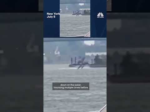Moments caught inside seaplane landing in East River