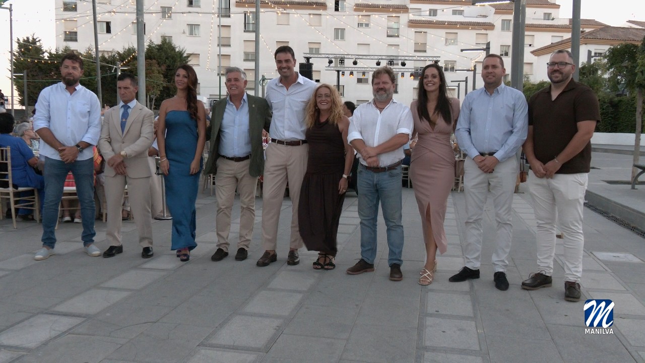 Los mayores de la localidad disfrutan de una cena previa a la feria Los mayores de la localidad disfrutan de una cena previa a la feria