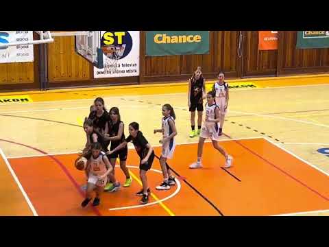 Mladší minižákyně BK Strakonice přejely České Budějovice a zahrají si na MČR. JcTED.cz v terénu!