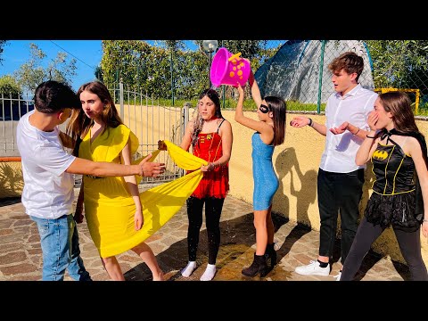 I MIEI AMICI SONO GELOSI DI ME !!! - Belli vs Brutti - by Charlotte M.