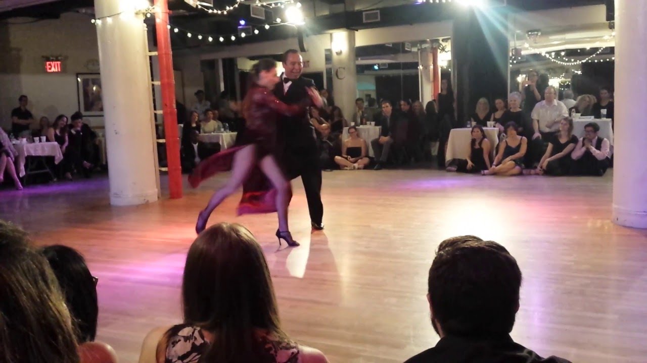 Argentine tango: Silvana Núñez & Ivan Leonardo Romero - Stage Tango