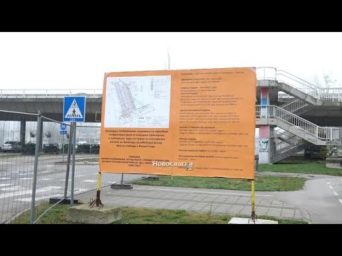 ПОЧЕЛА ИЗГРАДЊА ПАРКИРАЛИШТА ИСПОД МОСТА СЛОБОДЕ: 110 места, пет за особе са инвалидитетом („Новосадска телевизија”, 11. 12. 2025.)