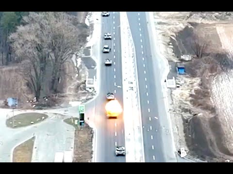 Incredible Ambush on Russian Tanks Convoy/ Ukraine war footage