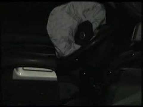 Pforzheim - Truck driver dies in crash with semi-trailer