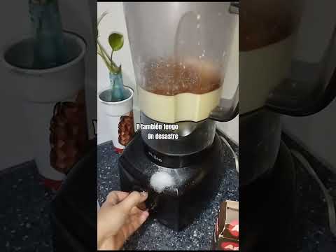 Bizcocho de chocolate en licuadora