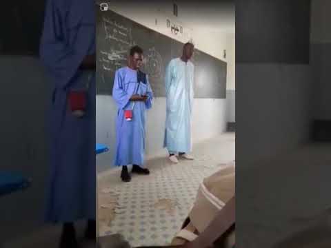Le prof admire l’élève qui récite les xassidas de serigne Touba en classe