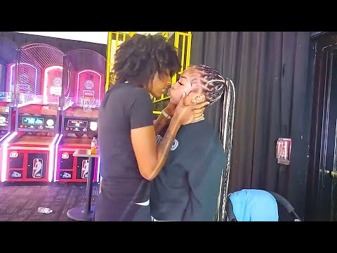 Rina and Nayah kiss 💋: D1nayah and Rina Live Twitch Ep. 138